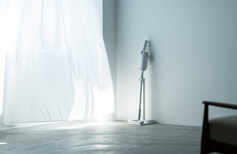 収納に便利なスタンド付き