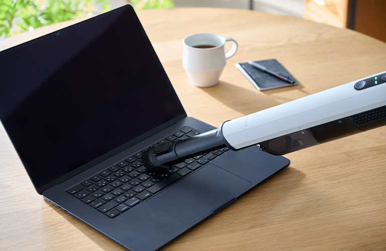 ボタンの隙間など細かいところのお掃除に