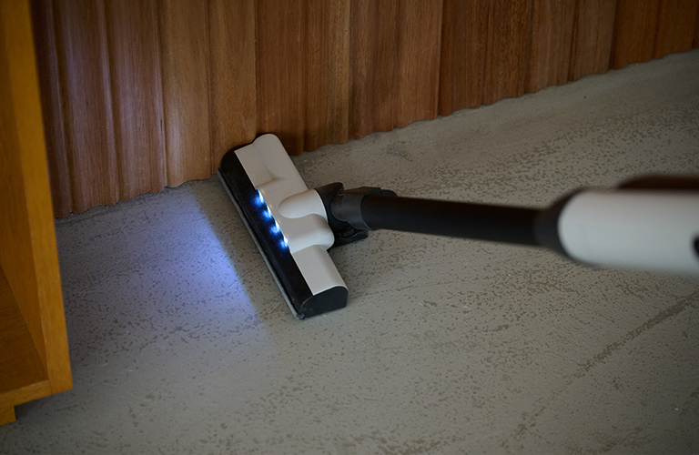 コンパクト＆自由な可動域のヘッド